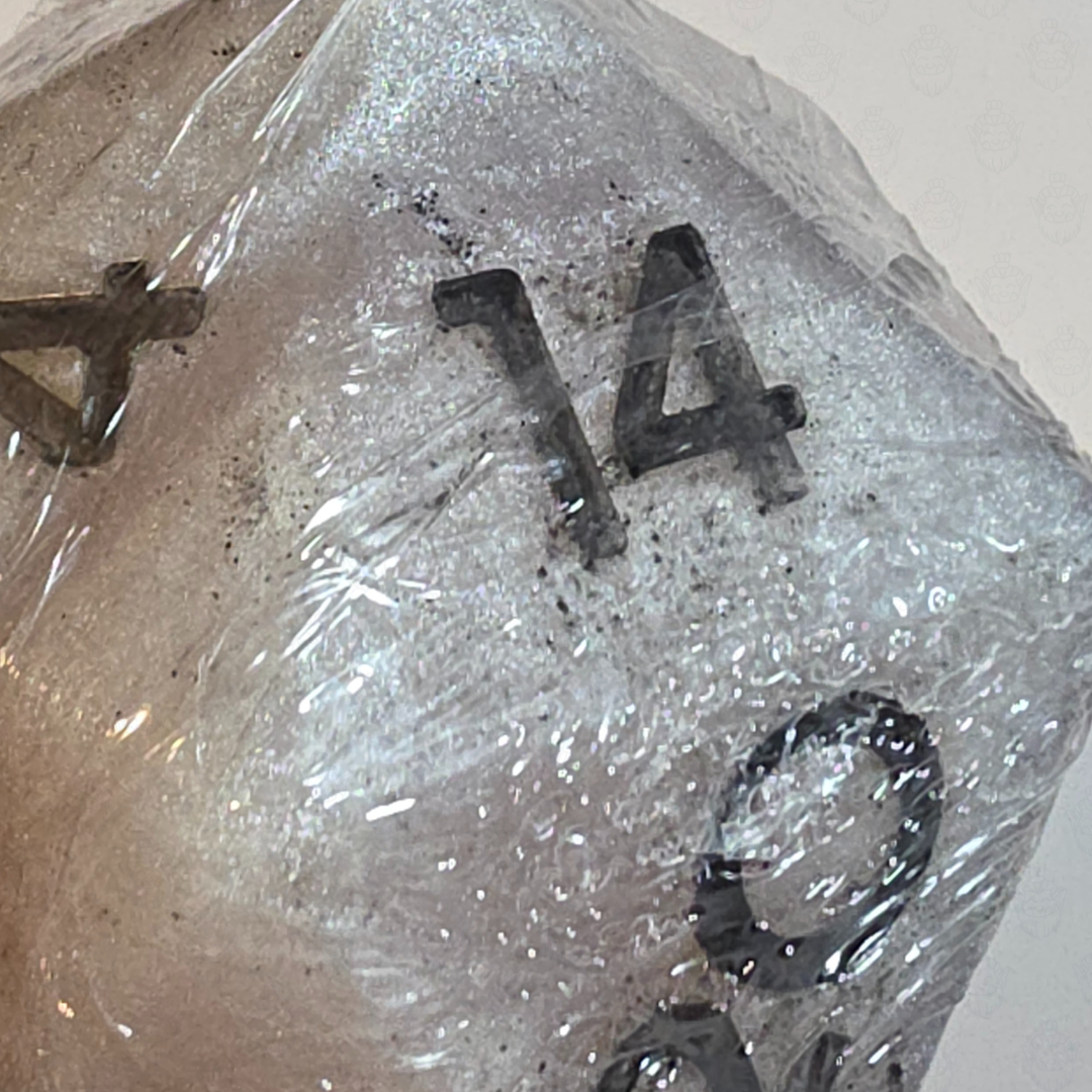 D20 oversized soap with dice set inside | Dungeon White (defective goods)